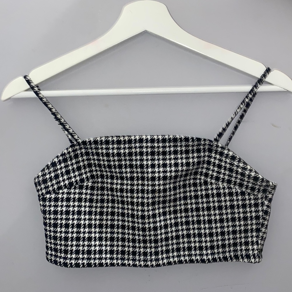 Garage black and white crop top